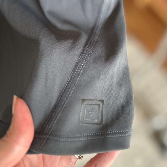5.11 Tactical Women's Margot Tank Charcoal Gray Open Back Reflective Strip Sz XS - Picture 8 of 10